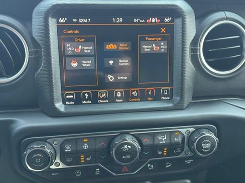 Used 2019 Jeep Wrangler Unlimited Sahara w/ Dual Top Group AWD/4WD image 31