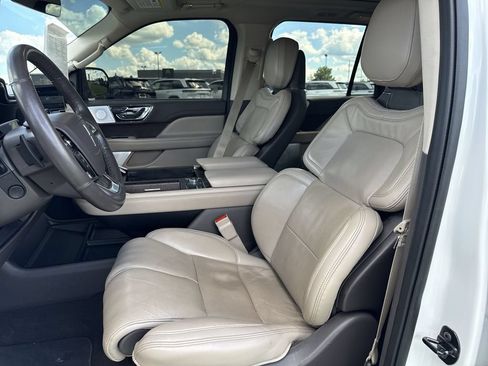 Used 2024 Lincoln Navigator L Reserve AWD/4WD image 23