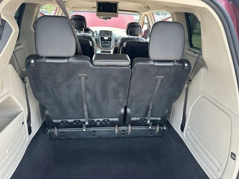 Used 2015 Chrysler Town & Country Touring-L w/ Driver Convenience Group FWD image 13