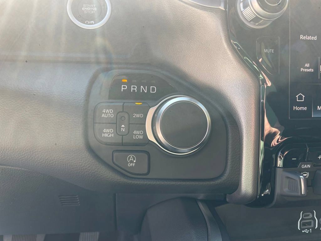 New 2026 RAM 1500 Big Horn AWD/4WD image 17