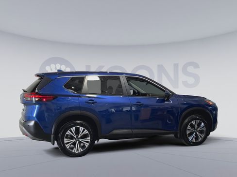 Used 2022 Nissan Rogue SV image 12