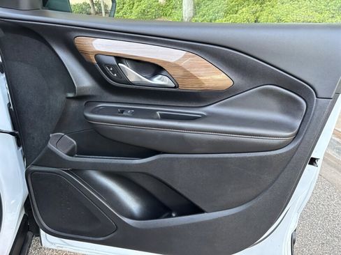 Used 2020 GMC Terrain SLE w/ Elevation Edition image 20