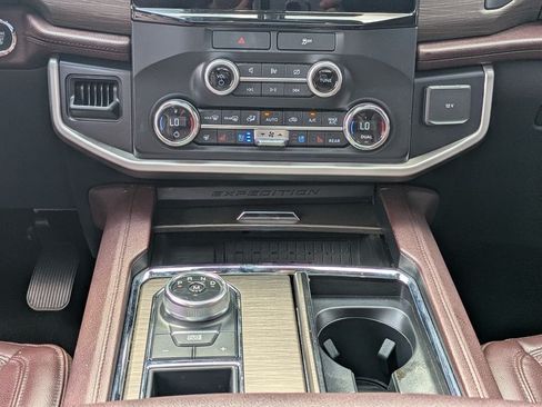 Used 2022 Ford Expedition Limited RWD image 23