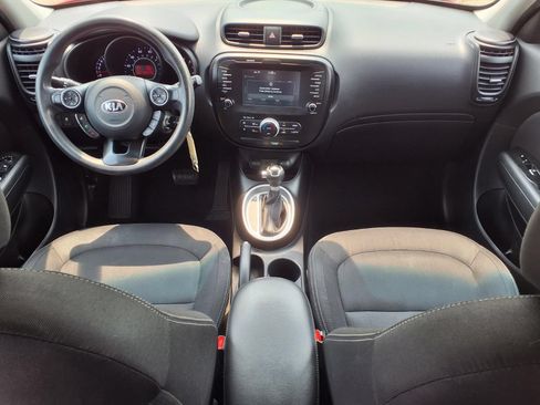 Used 2018 Kia Soul + FWD image 12