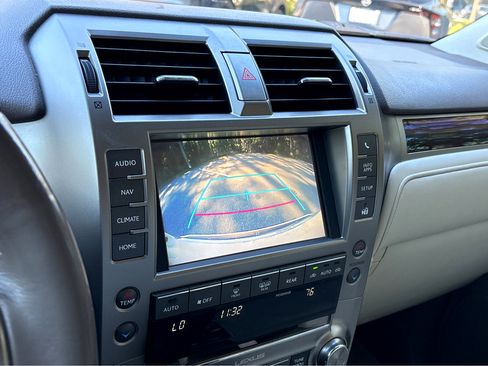 Used 2017 Lexus GX 460 image 12