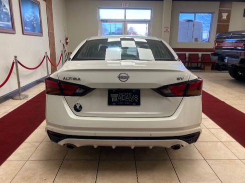 Used 2024 Nissan Altima 2.5 SV w/ SV Premium Package image 6