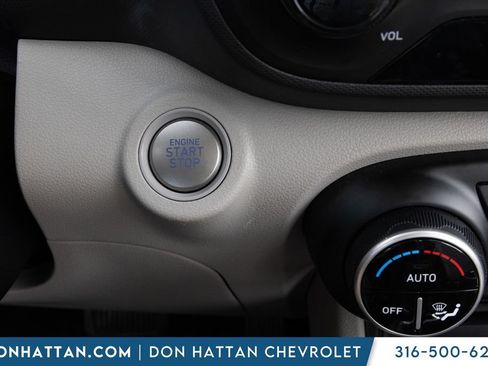 Used 2025 Hyundai Venue SEL FWD image 11