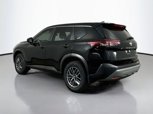 Used 2023 Nissan Rogue S AWD/4WD image 5