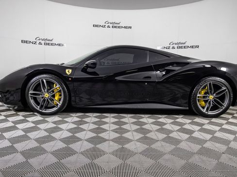 Used 2017 Ferrari 488 GTB RWD image 10