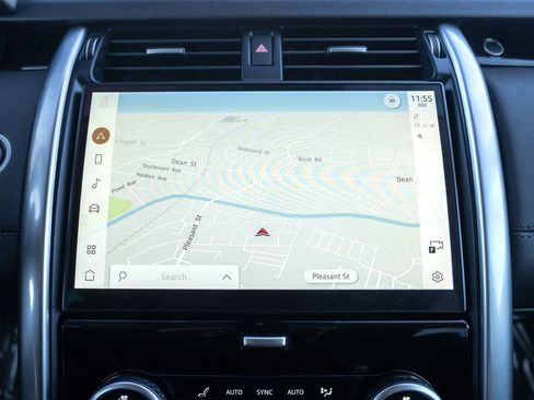 Certified 2022 Land Rover Discovery S image 29