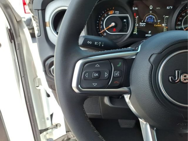 Used 2025 Jeep Wrangler Unlimited Sahara AWD/4WD image 23