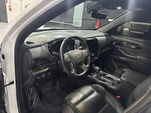 Used 2023 Chevrolet Traverse RS AWD/4WD image 10