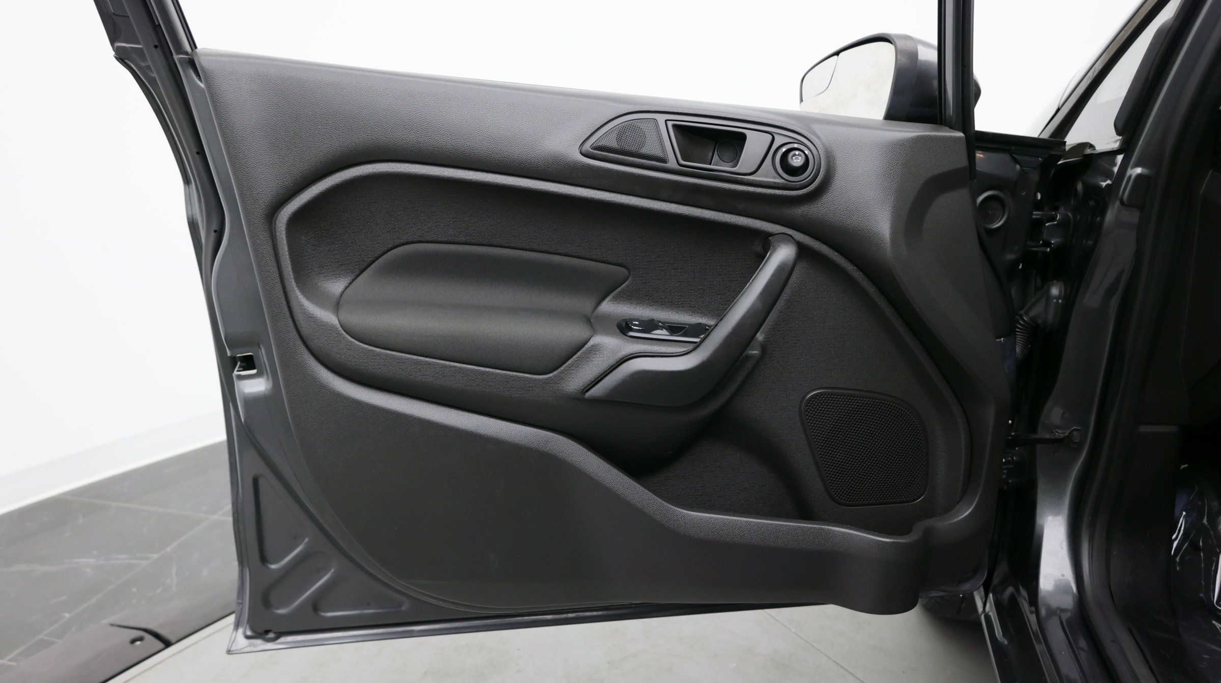 Used 2018 Ford Fiesta SE FWD image 10