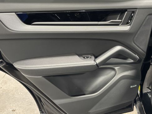 New 2026 Porsche Cayenne E-Hybrid Coupe AWD/4WD image 26