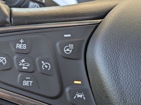 Used 2020 Chevrolet Bolt LT image 33