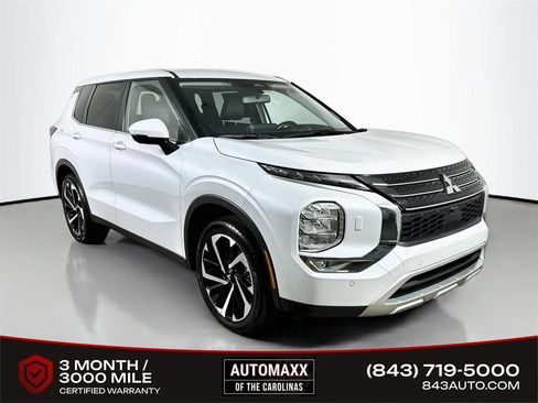 Used 2024 Mitsubishi Outlander SE Black Edition AWD/4WD image 1