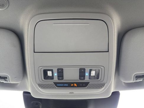 Used 2022 Ford Explorer XLT AWD/4WD image 21