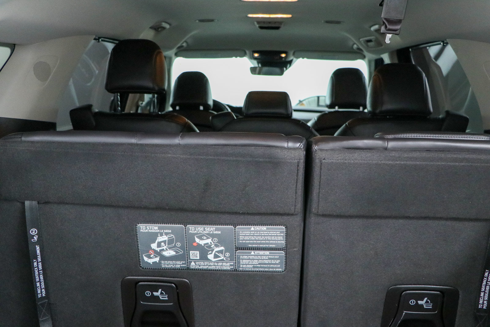 Used 2024 Kia Carnival EX FWD image 30