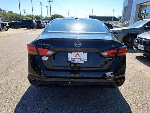 Used 2024 Nissan Altima 2.5 SV FWD image 5