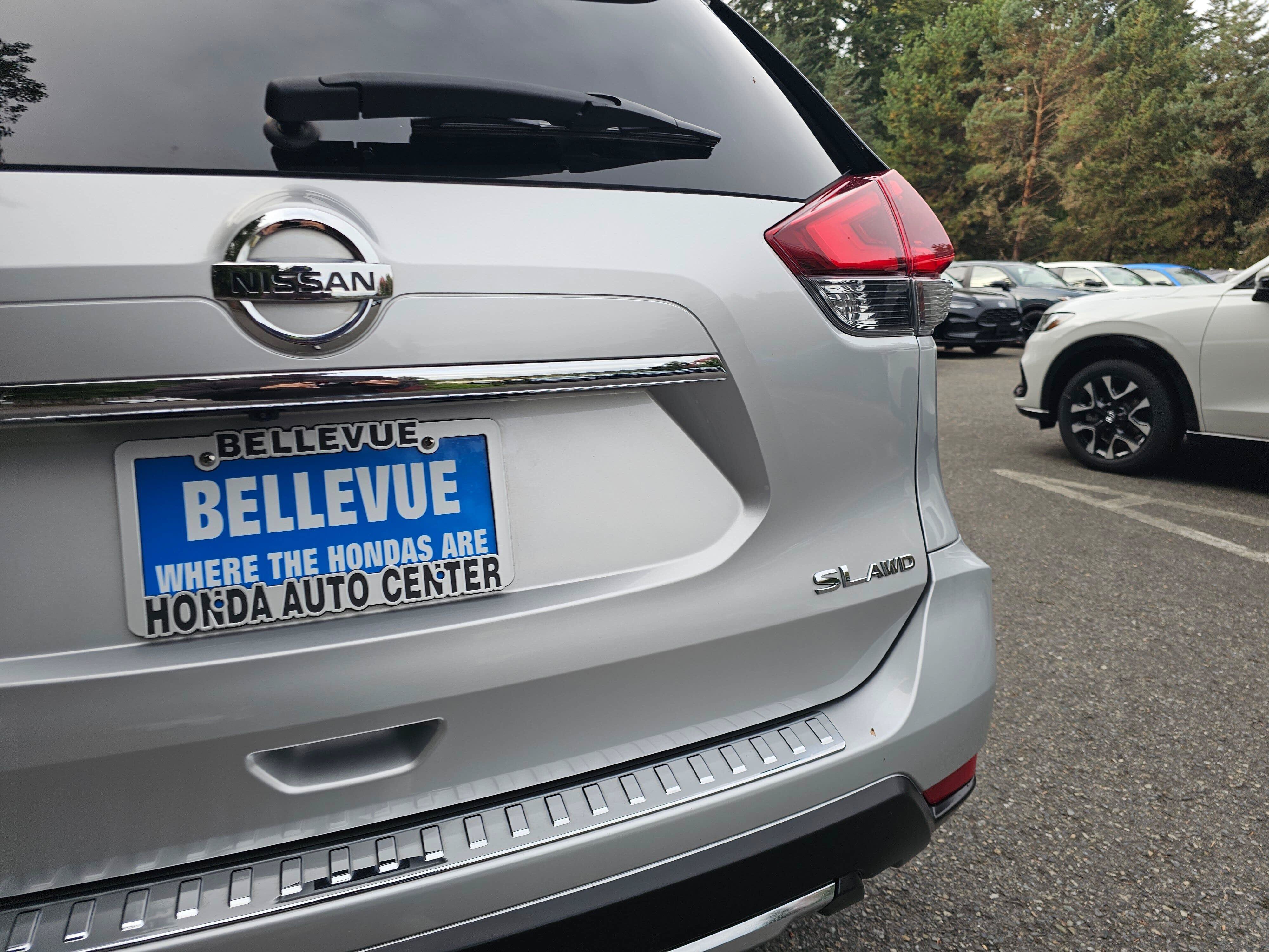 Used 2018 Nissan Rogue SL w/ Premium Package AWD/4WD image 17
