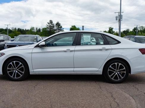 Used 2026 Volkswagen Jetta Sport FWD image 2