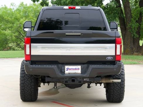 Used 2022 Ford F250 Platinum w/ FX4 Off-Road Package AWD/4WD image 8
