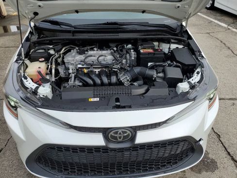 Used 2020 Toyota Corolla LE image 38