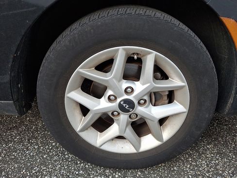 Used 2023 Kia Soul LX w/ LX Technology Package image 3