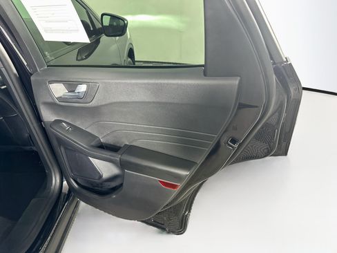 Used 2025 Ford Escape ST-Line Select AWD/4WD image 29