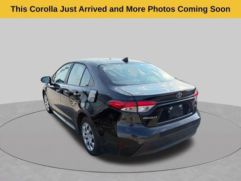 Used 2025 Toyota Corolla LE FWD image 4