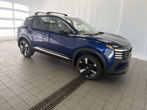 New 2026 Nissan Kicks SR w/ Cold Weather Package image 3