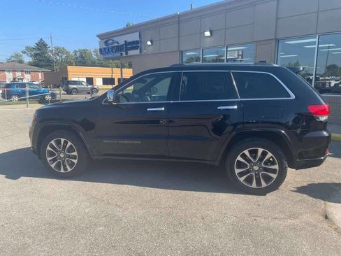 Used 2017 Jeep Grand Cherokee Overland image 8