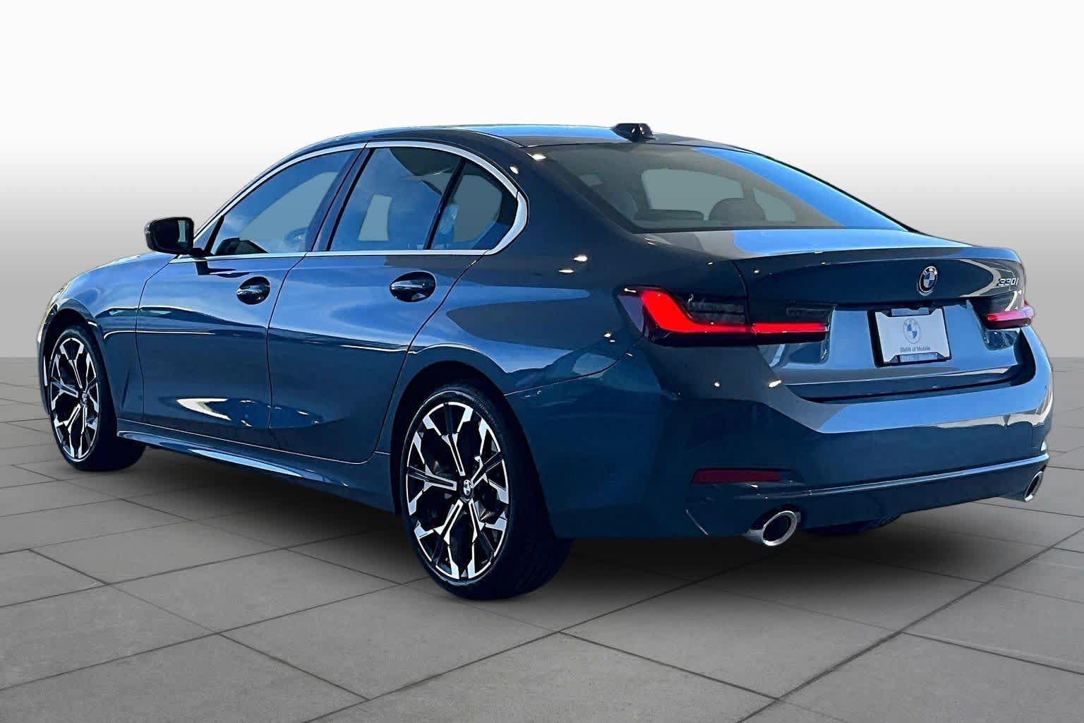 Used 2025 BMW 330i Sedan RWD image 11