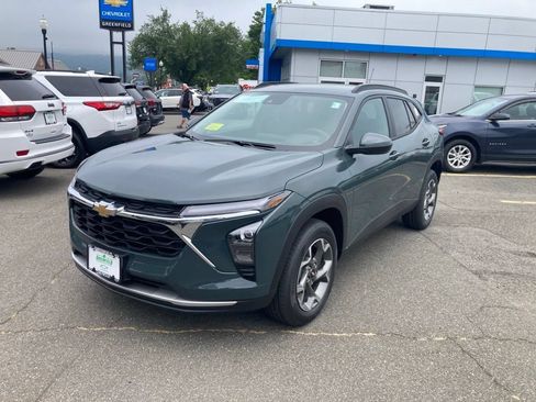 New 2026 Chevrolet Trax LT w/ LT Convenience Package FWD image 23