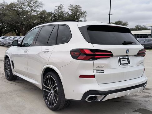New 2026 BMW X5 sDrive40i image 3