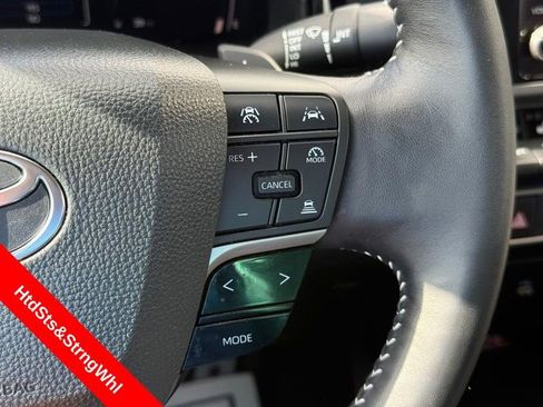 Used 2025 Toyota Camry SE w/ Convenience Package FWD image 21