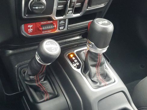 Used 2023 Jeep Wrangler Unlimited Rubicon w/ LED Lighting Group image 26