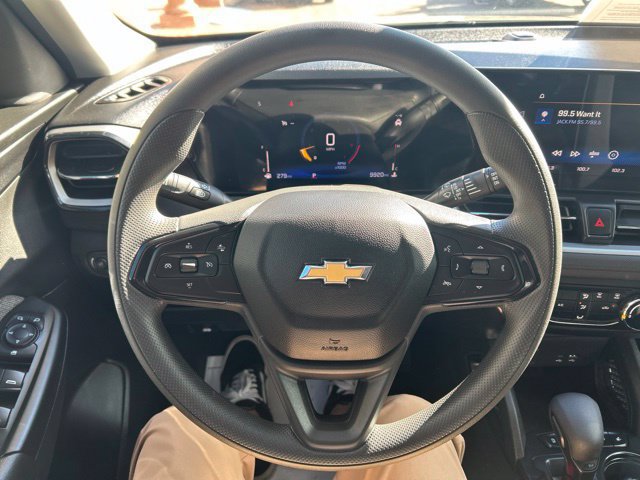 Used 2025 Chevrolet TrailBlazer LS w/ LS Convenience Package FWD image 17
