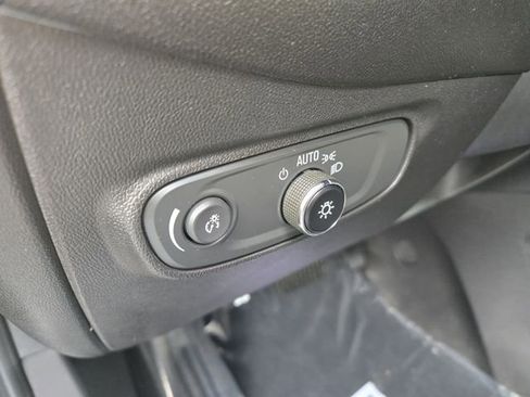 Certified 2023 Chevrolet Equinox RS image 24