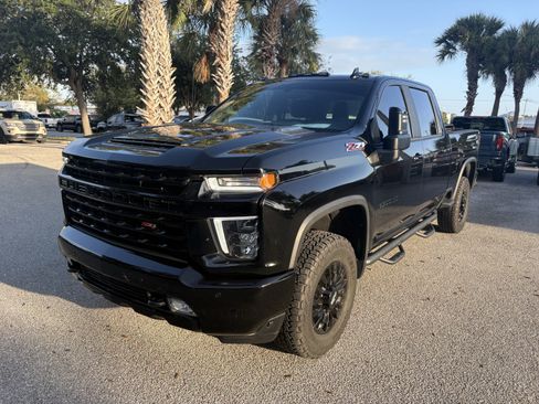 Used 2022 Chevrolet Silverado 2500 LTZ w/ LTZ Plus Package AWD/4WD image 2