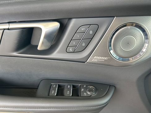 Used 2025 Buick Enclave Avenir w/ Super Cruise Package FWD image 30