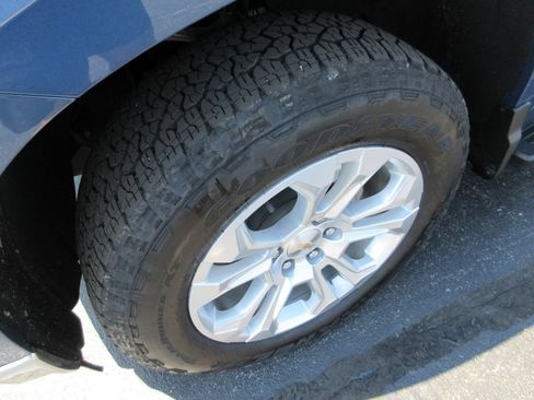 Certified 2024 Chevrolet Silverado 1500 LTZ AWD/4WD image 15