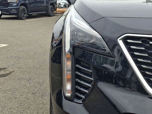 Used 2023 Cadillac XT4 Luxury w/ Cold Weather Package image 28