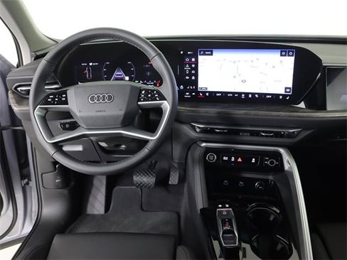 New 2025 Audi Q5 Prestige image 21