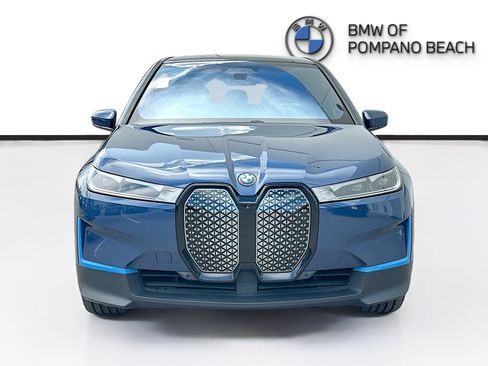 Used 2024 BMW iX xDrive50 w/ Premium Package AWD/4WD image 2