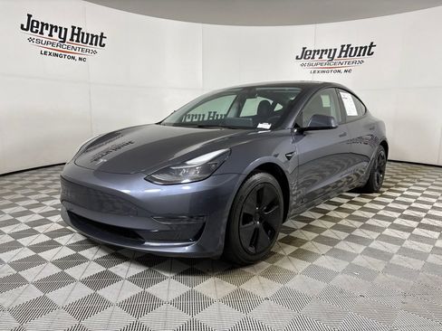 Used 2023 Tesla Model 3 Standard Range RWD image 1