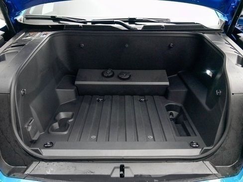 New 2025 Chevrolet Silverado EV LT image 11