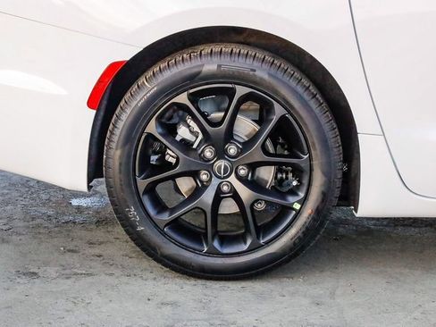 New 2026 Chrysler Pacifica Select w/ S Appearance Package image 12