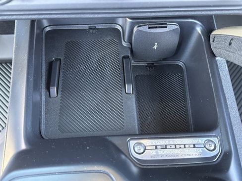 New 2025 Ford Bronco Badlands image 10