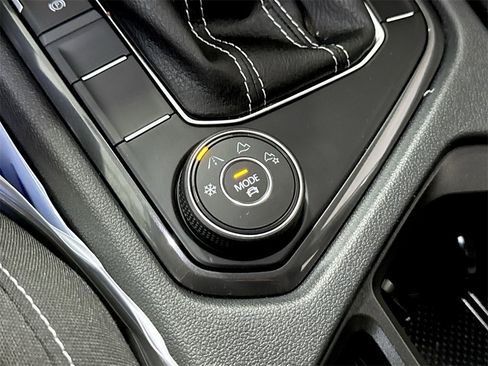 Used 2022 Volkswagen Tiguan S image 22